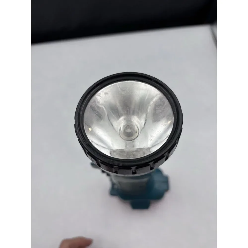Makita Flashlight With Battery And Battery Charger Tested Works‎ ML903. (2528)